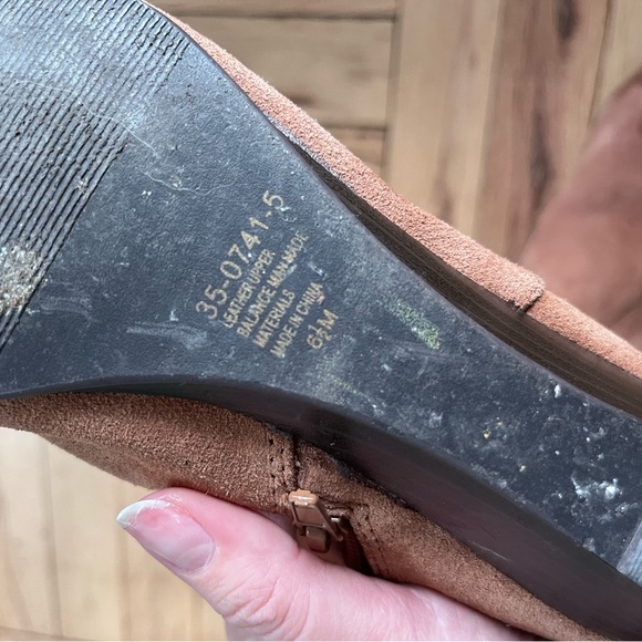 Boston Design Studio leather low wedge booties, size 6.5. Good used cond… - Picture 3 of 3